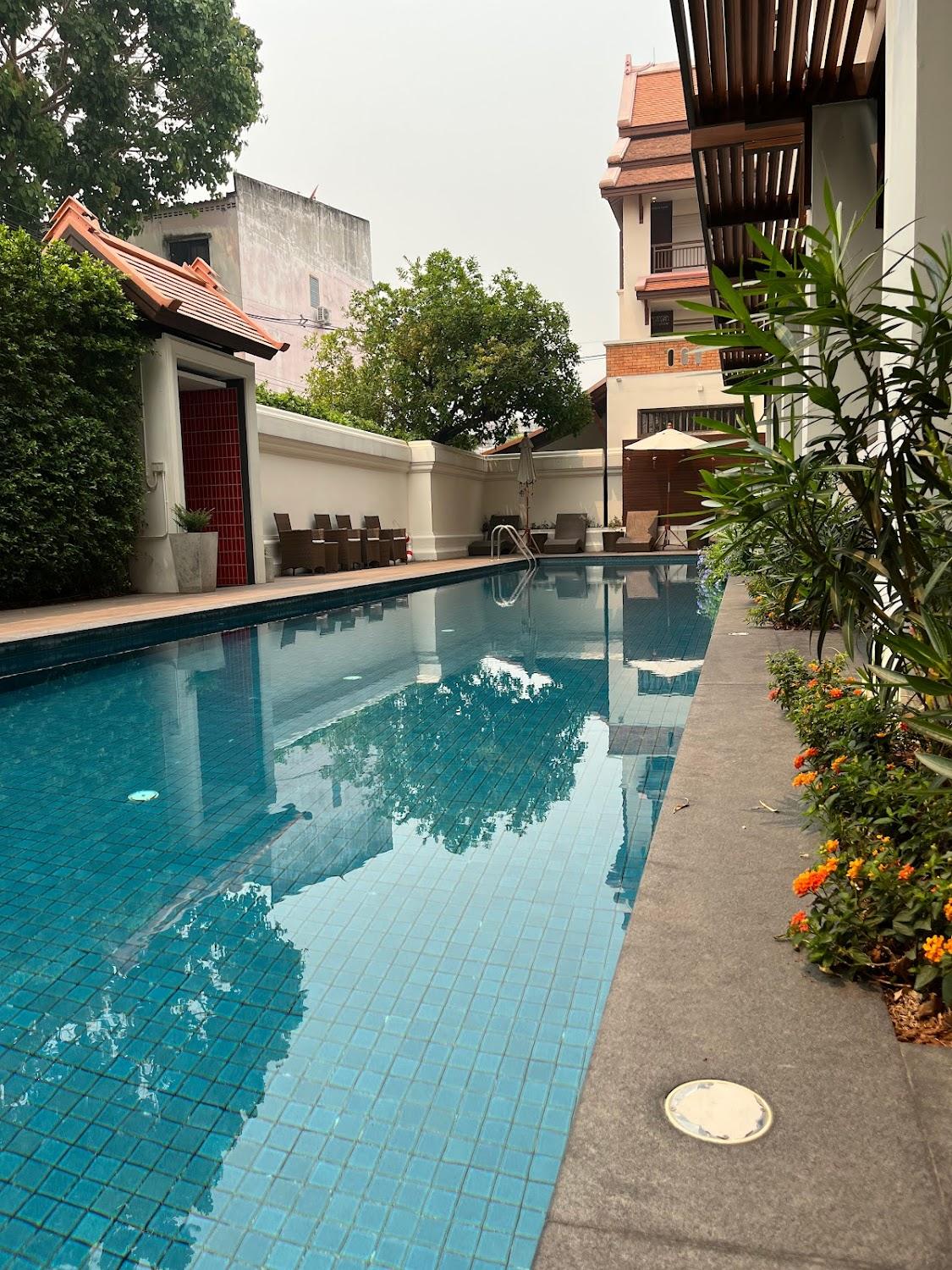Cover Image for Ảnh At a glance