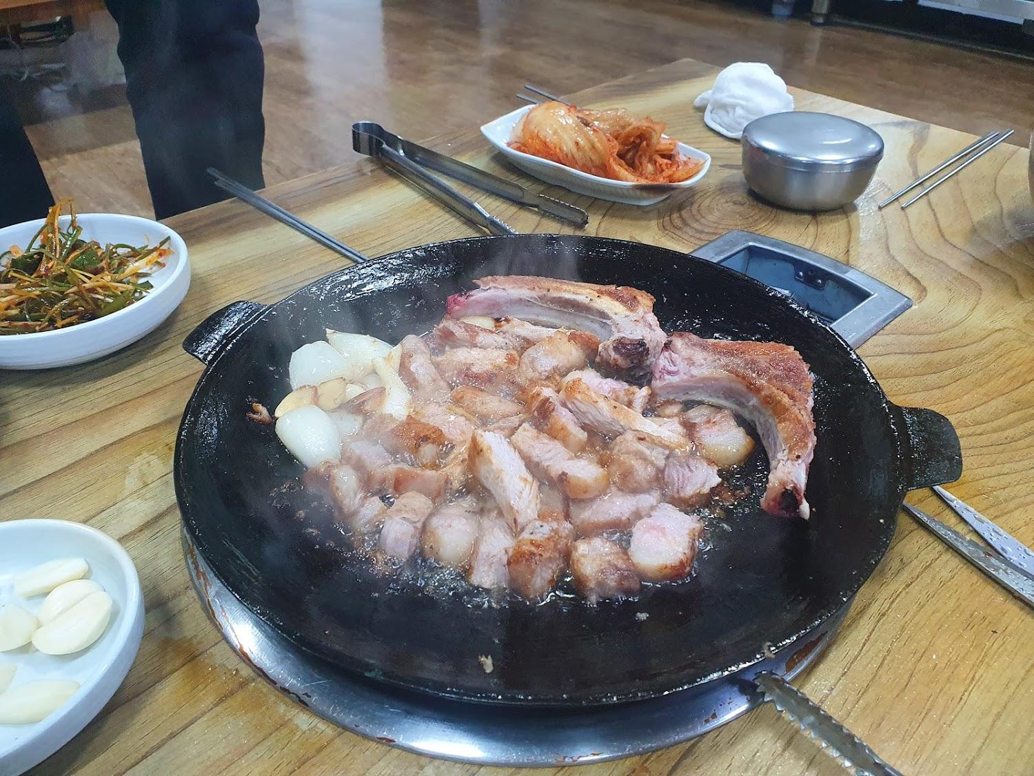 Cover Image for 몽모텔