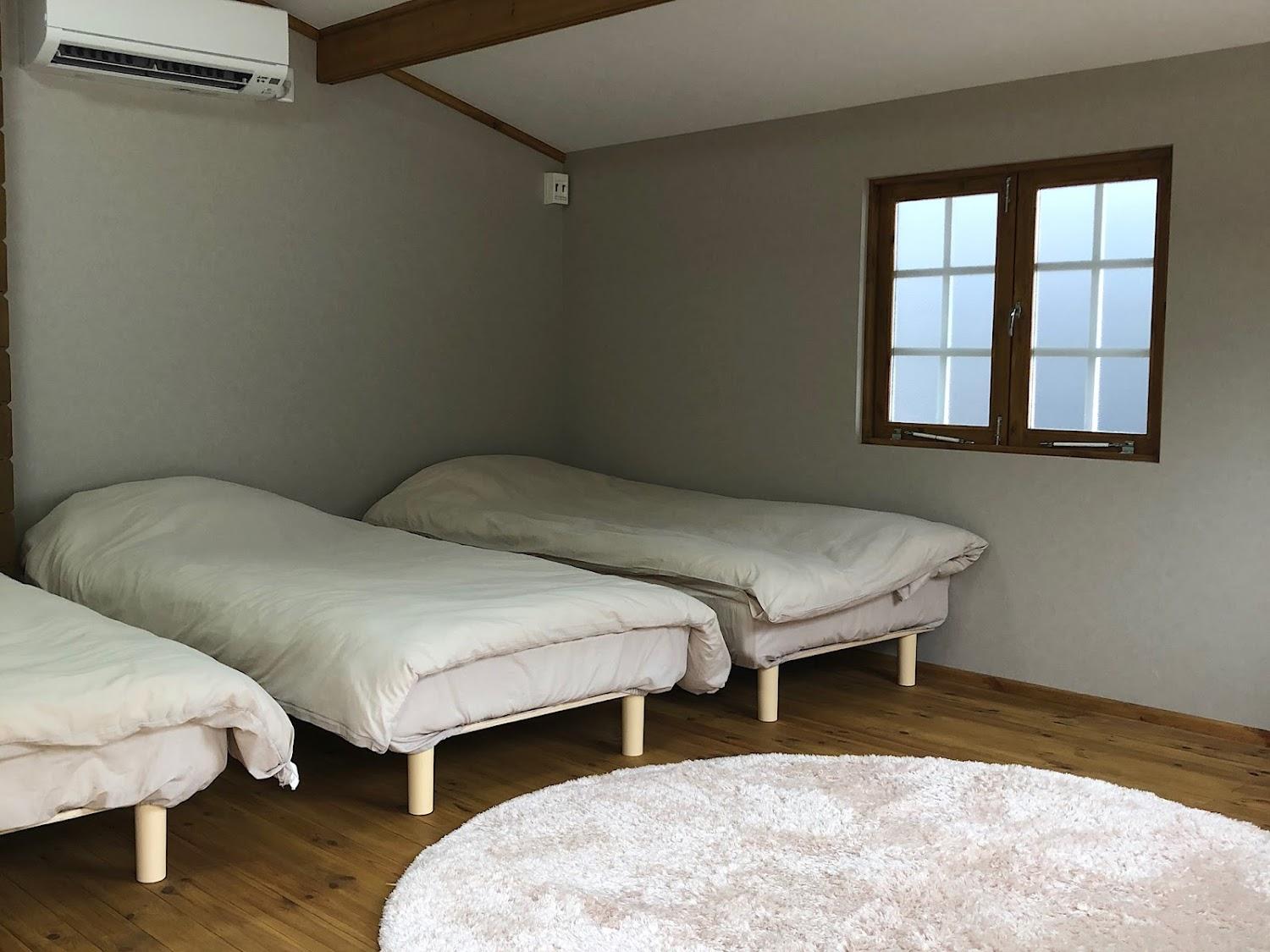 Cover Image for the room