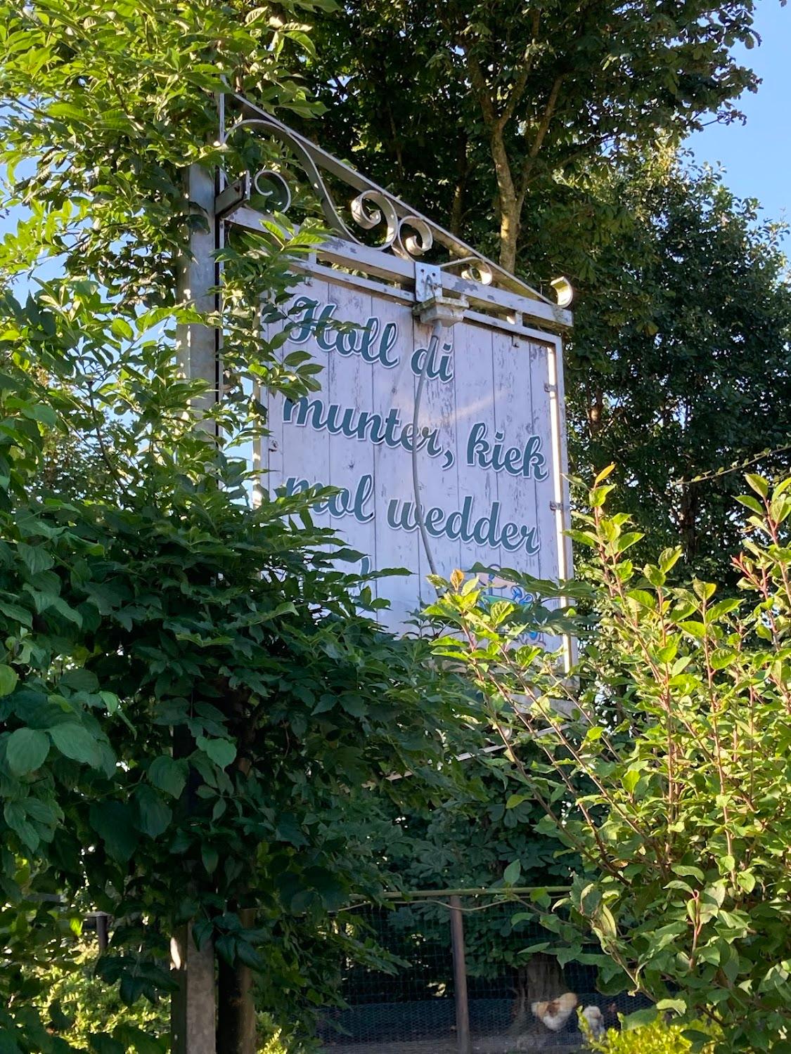 Cover Image for Hofcafé und Bauernhofferien Schild