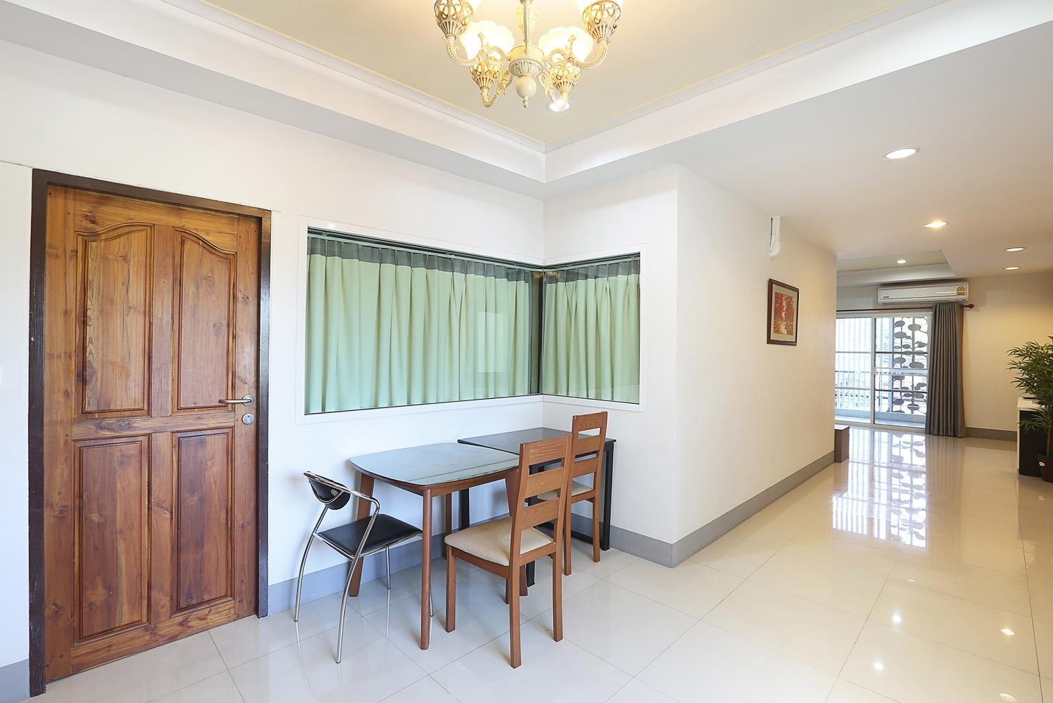 Cover Image for V Place Residence