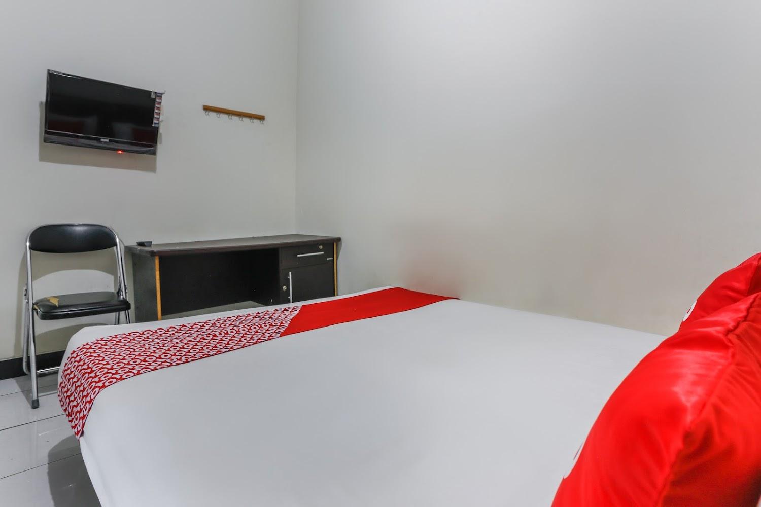 Cover Image for OYO Flagship 2799 Berastagi Backpacker Rooms