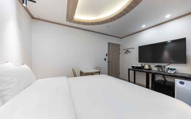 Cover Image for 군산 이븐호텔