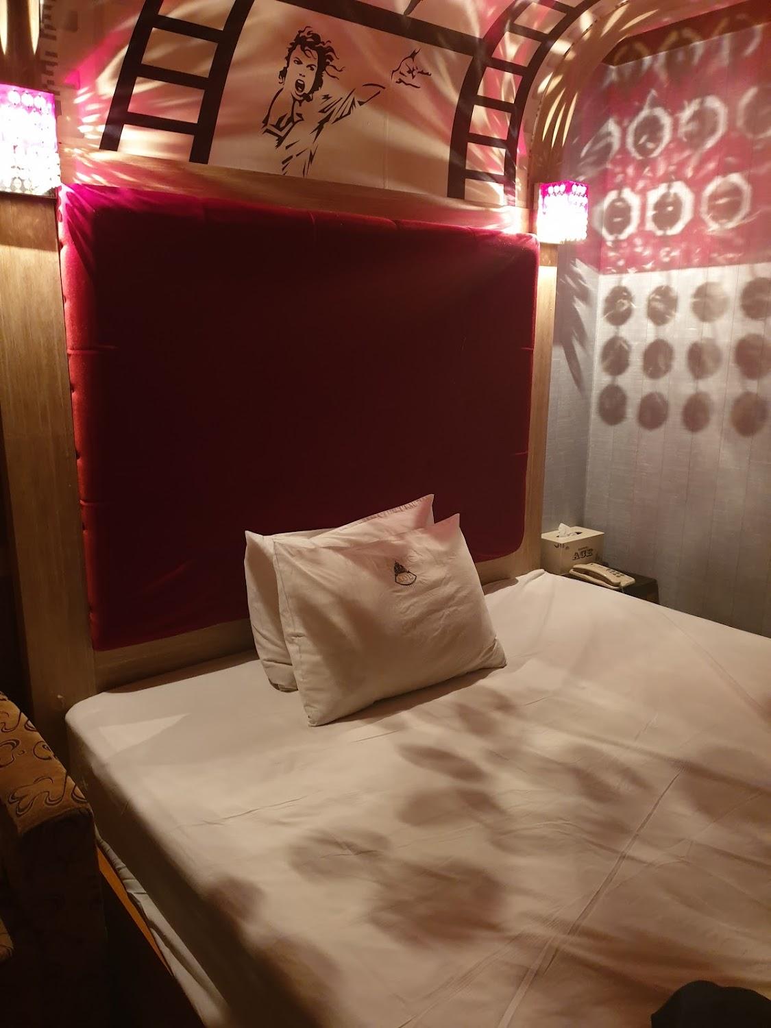 Cover Image for ACE Motel