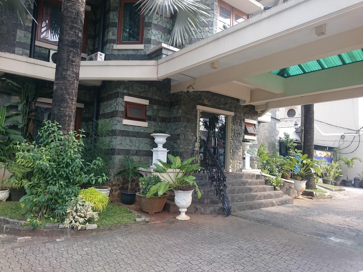 Cover Image for Arimbi Pejaten Suites Jakarta