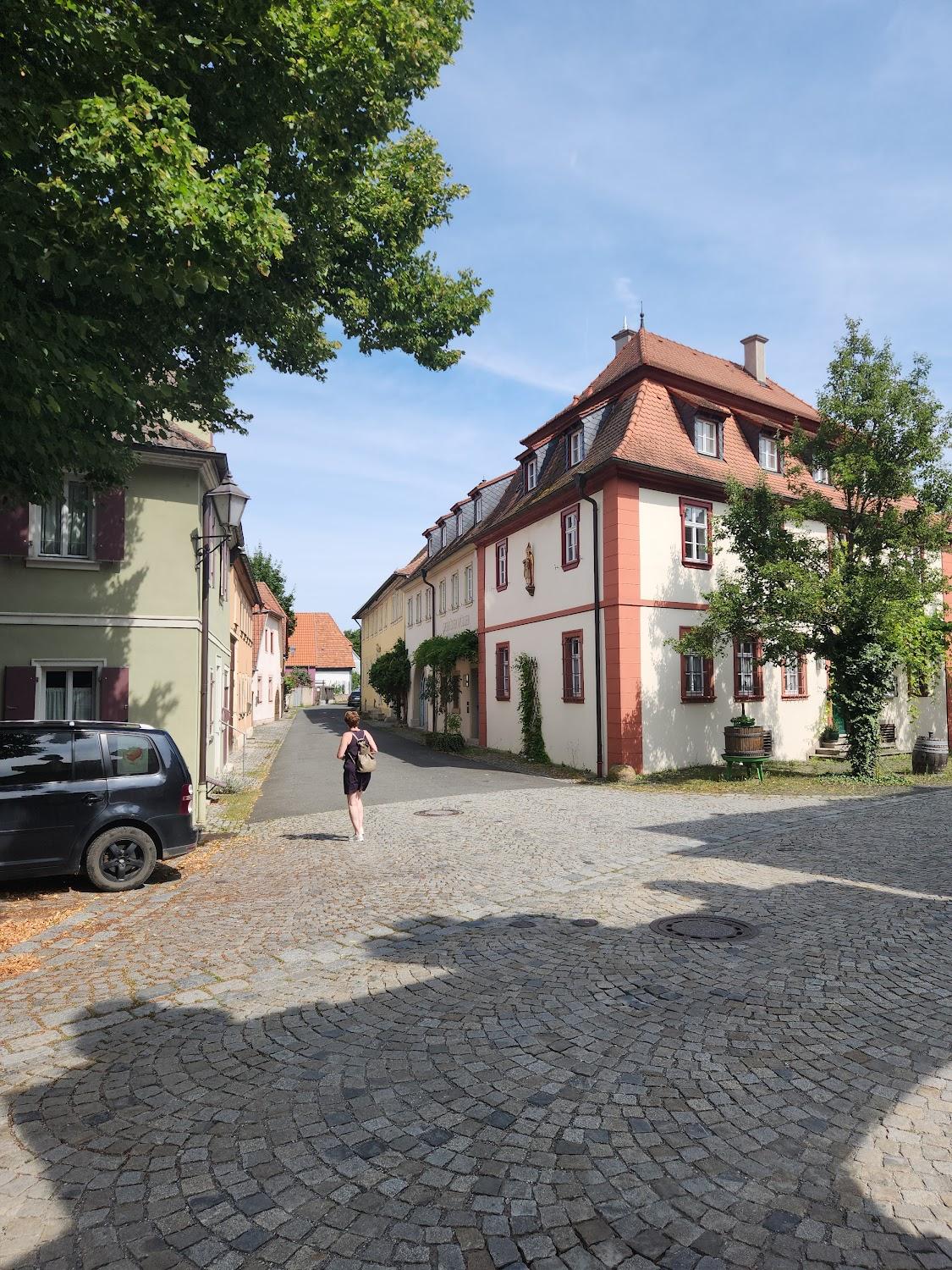 Cover Image for Gästehaus Gebrüder Müller Iphofen - Familie Olinger