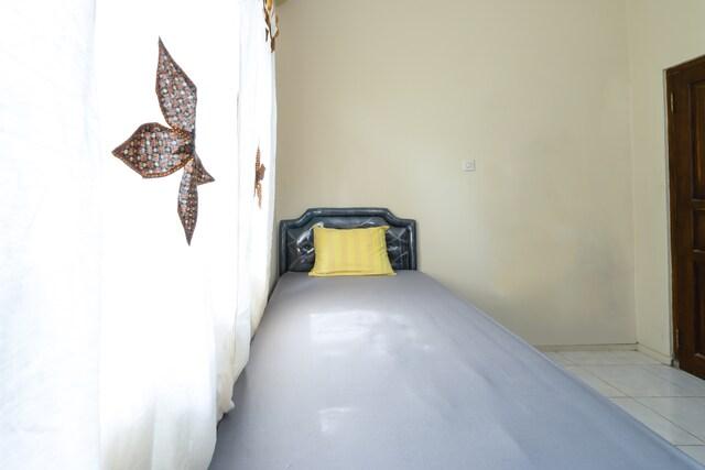 Cover Image for OYO Life 1563 Calista Residence