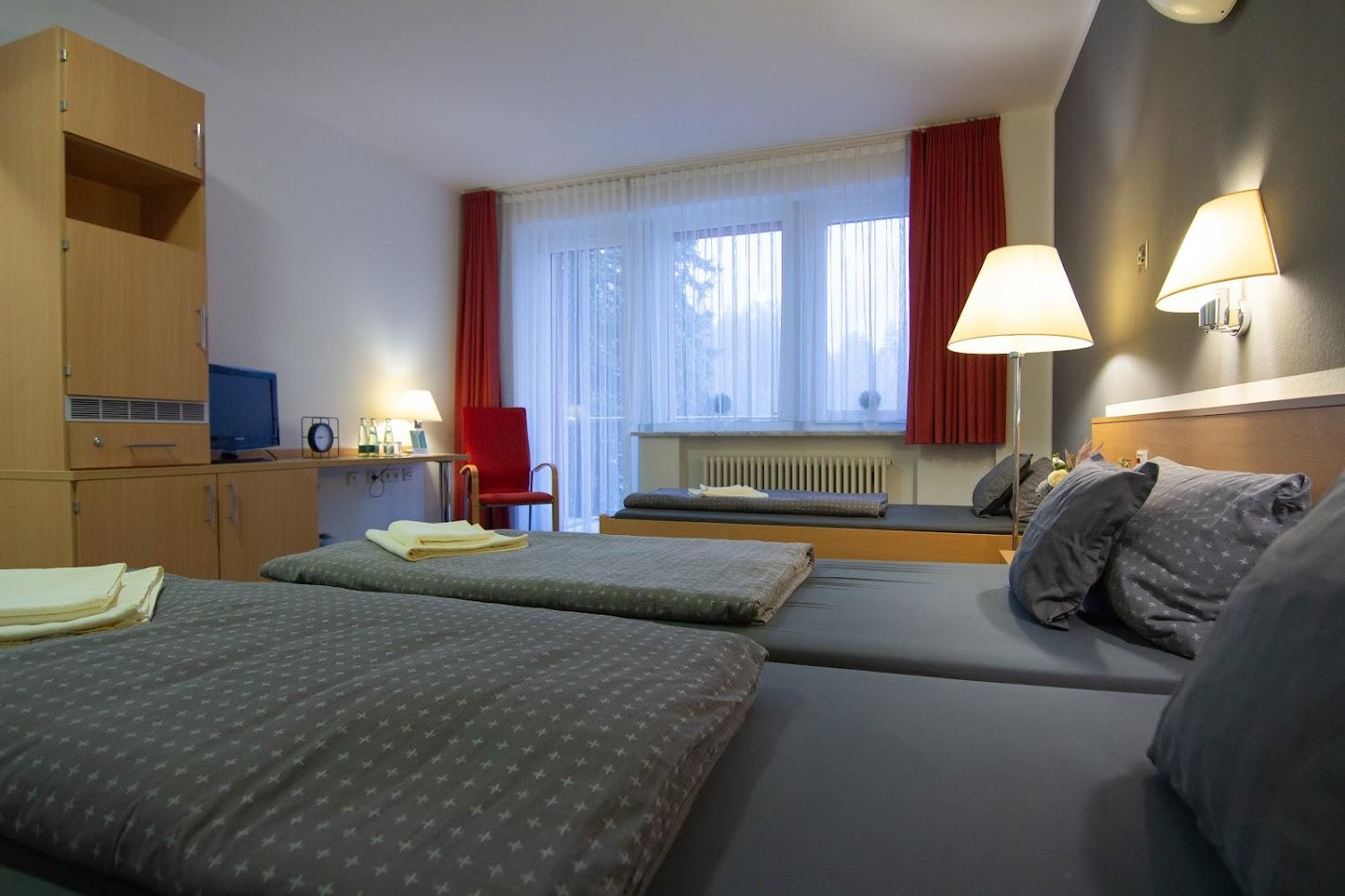 Cover Image for Green Night Hotel