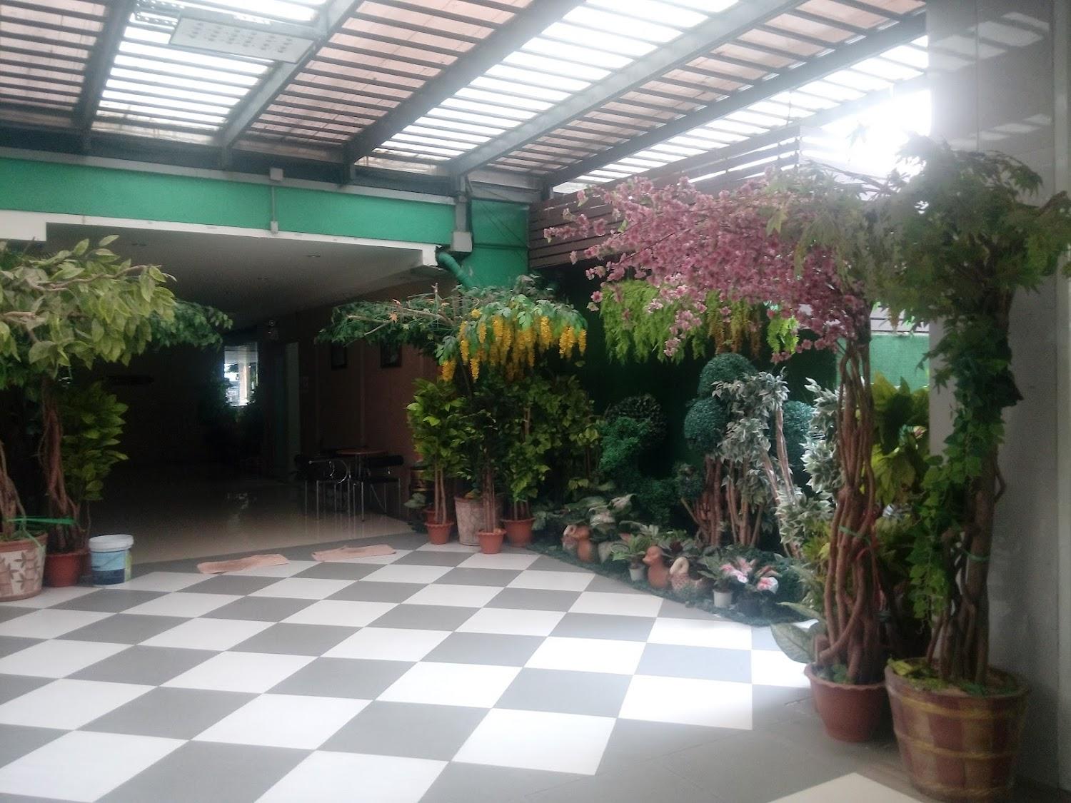 Cover Image for Three Seasons Place