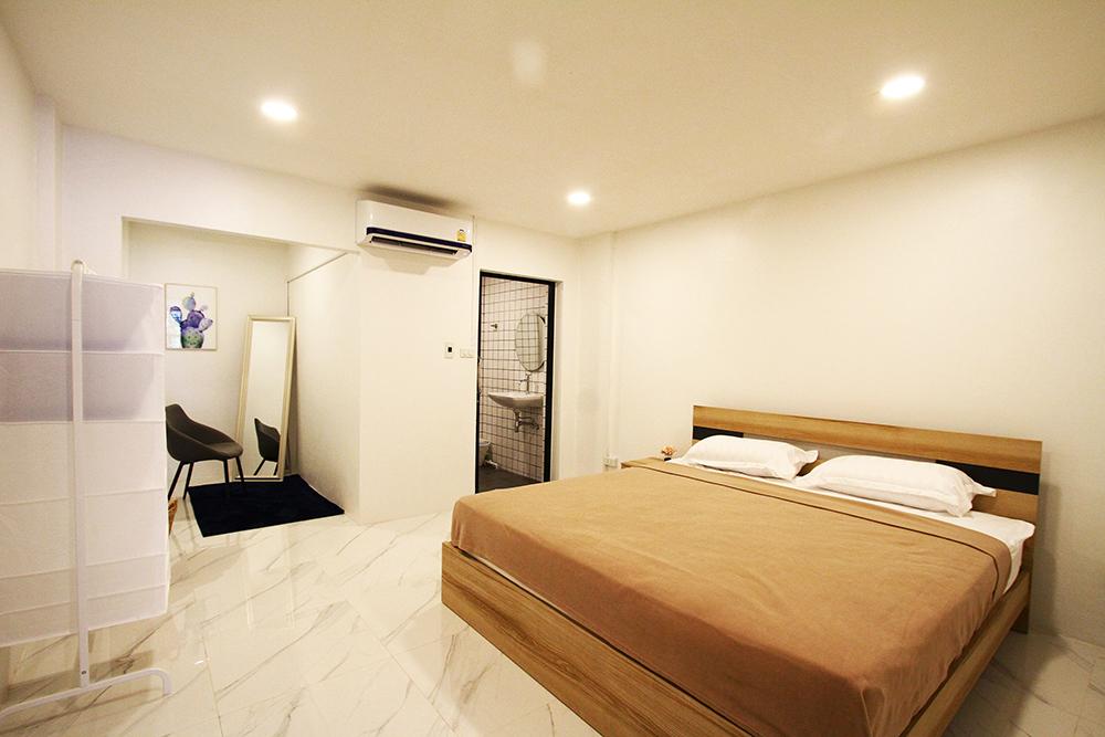 Cover Image for 398 Hostel