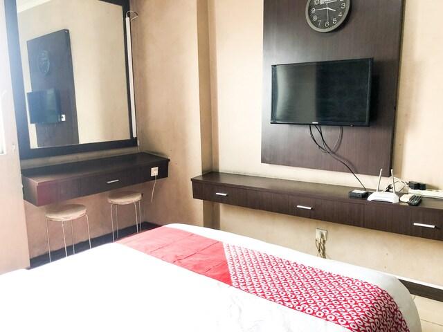 Cover Image for OYO 90465 Ars Ira Property The Suites Metro