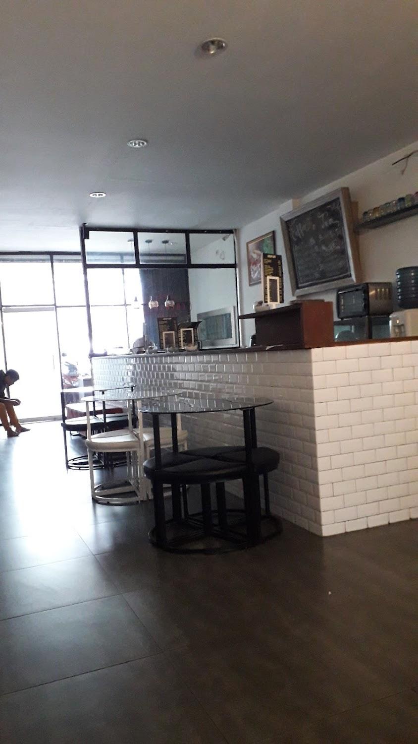 Cover Image for RedDoorz near Setrasari mall 4