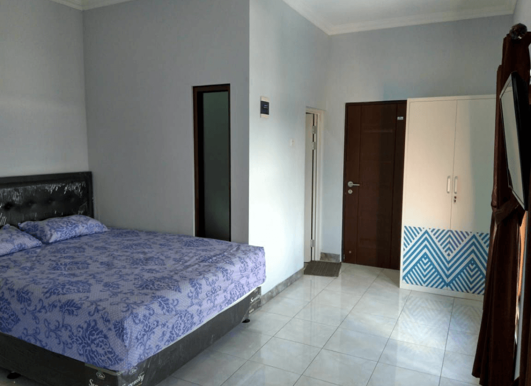 Cover Image for Cozy Room at Mrican Residence