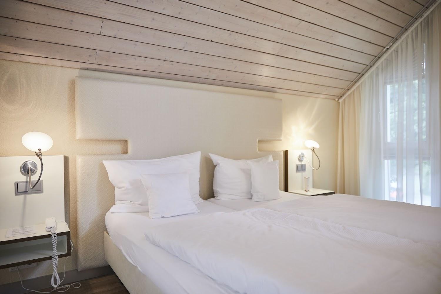 Cover Image for Flussbett Hotel
