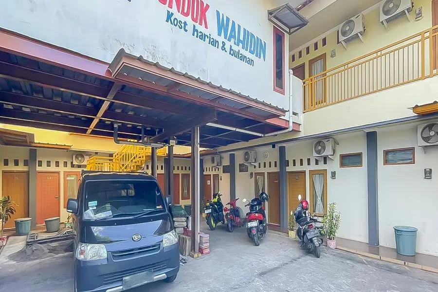 Cover Image for RedDoorz @ Wahidin Street Cirebon