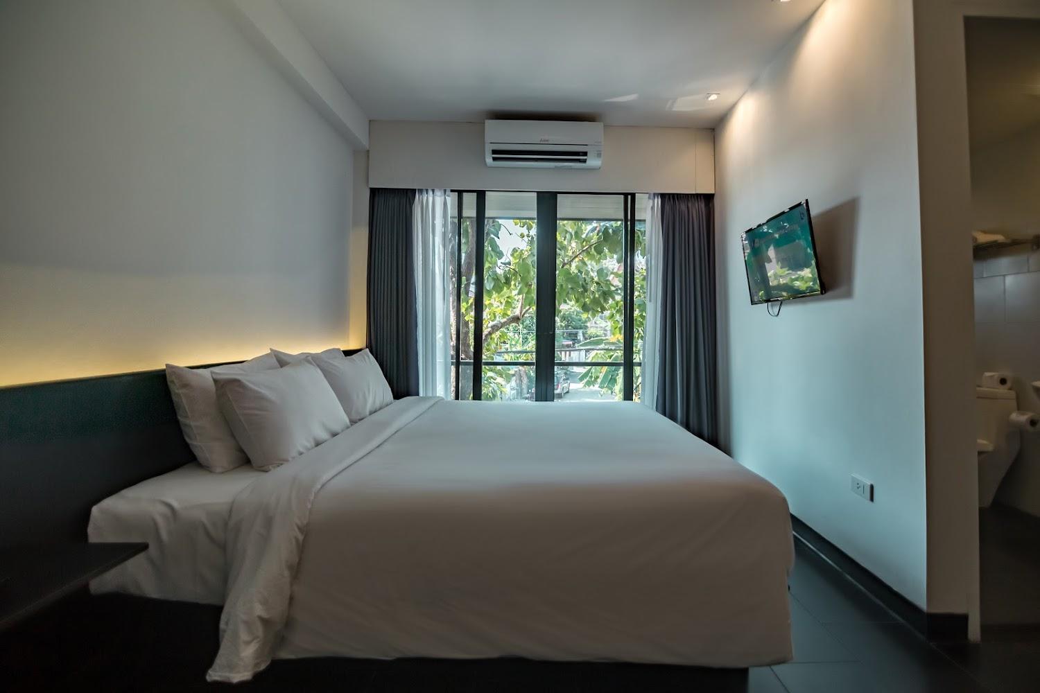 Cover Image for iSilver Hotel