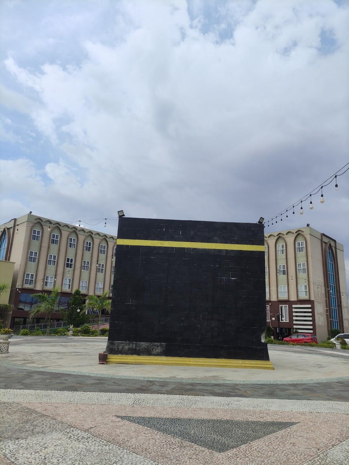 Cover Image for Elmadinah Hotel Gorontalo