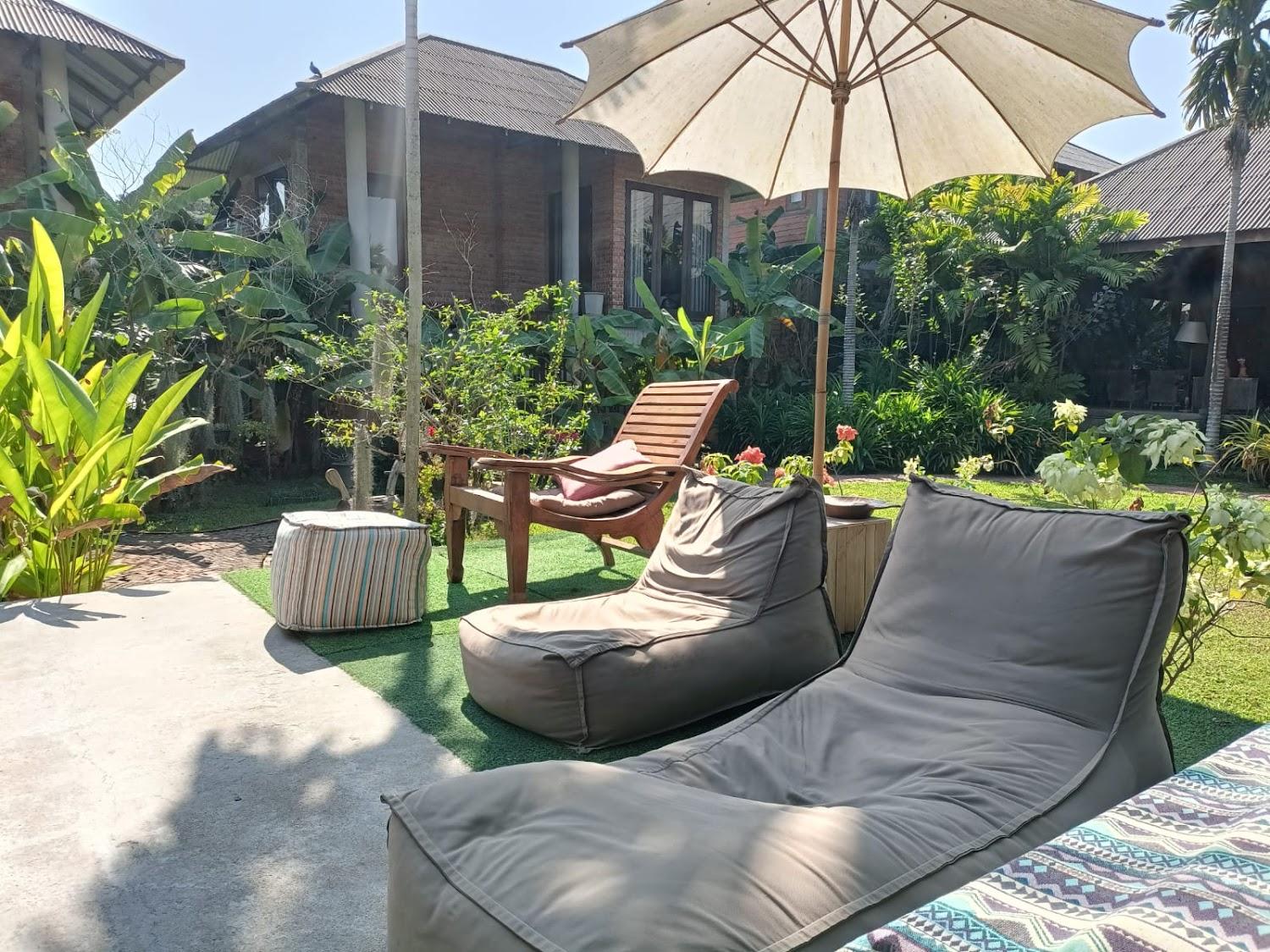 Cover Image for Ảnh At a glance