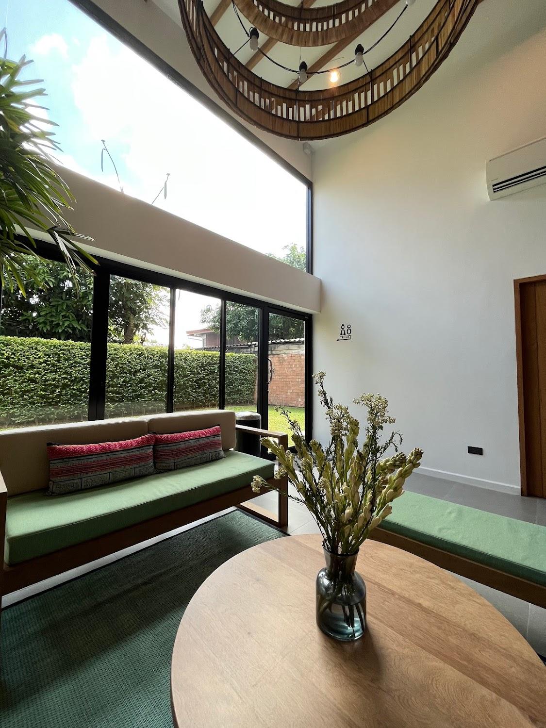 Cover Image for Himku Hotel