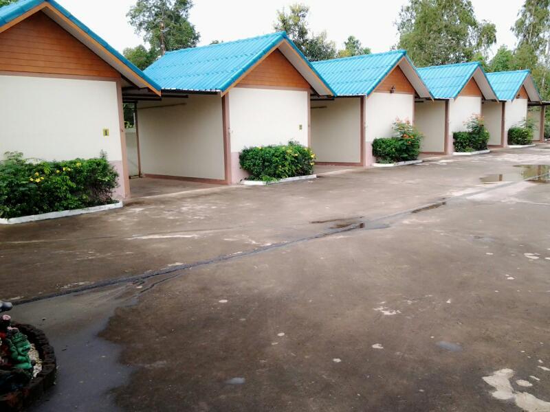 Cover Image for โรงแรมหนุ่มรีสอร์ท