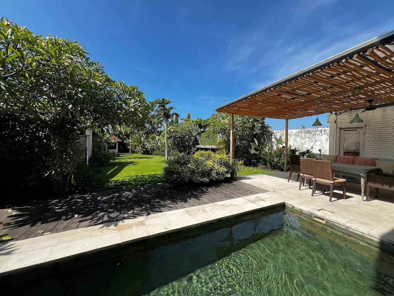 Cover Image for Villa Pelan Pelan