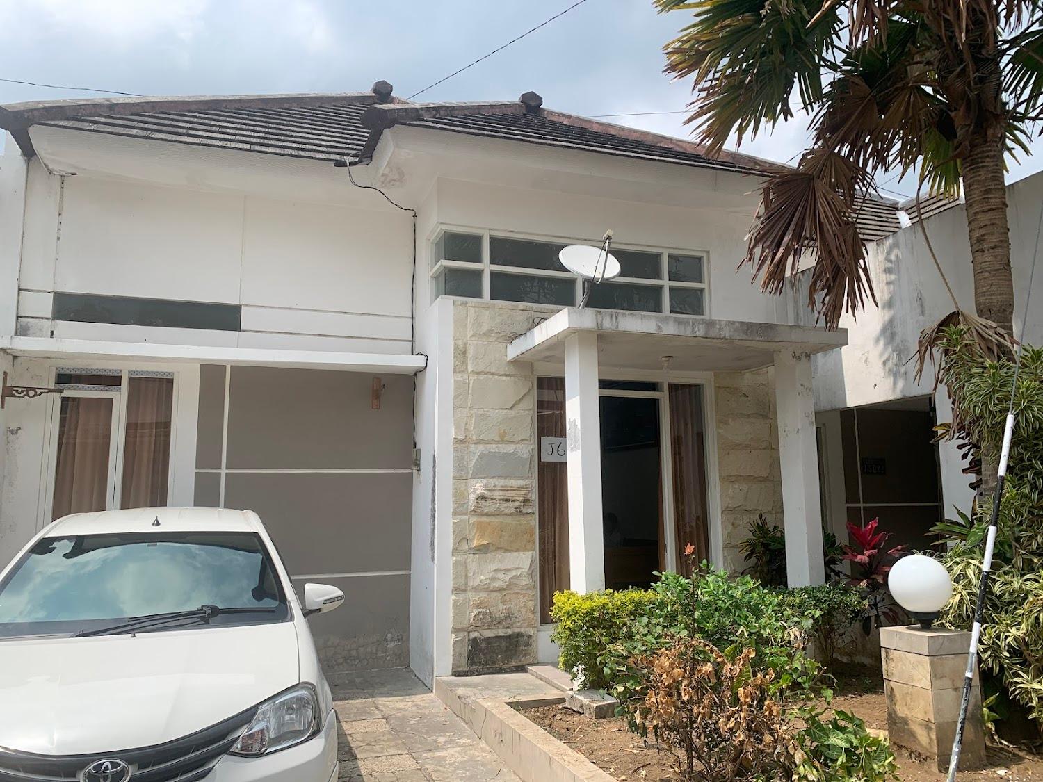 Cover Image for Full House at Villa Family depan Jatimpark 3 Batu
