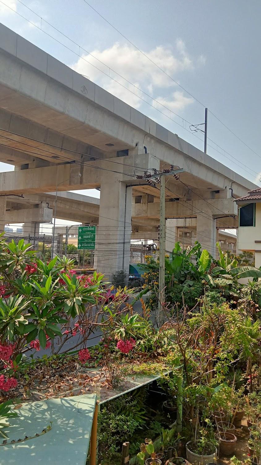 Cover Image for โรงแรมตึกเขียว