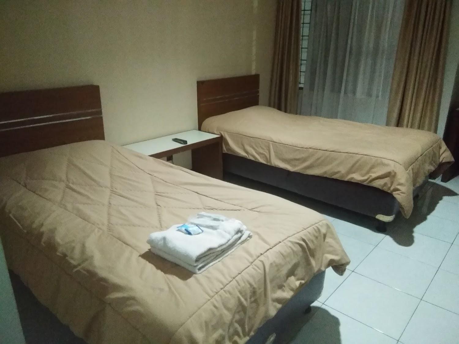 Cover Image for Dena Hotel