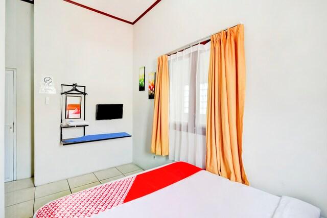 Cover Image for OYO 90048 Teratai Bekasi Guesthouse