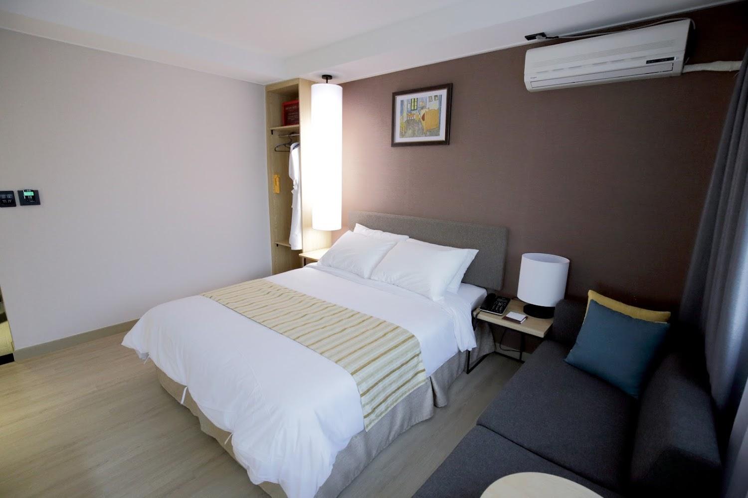 Cover Image for Geumsujang Hotel