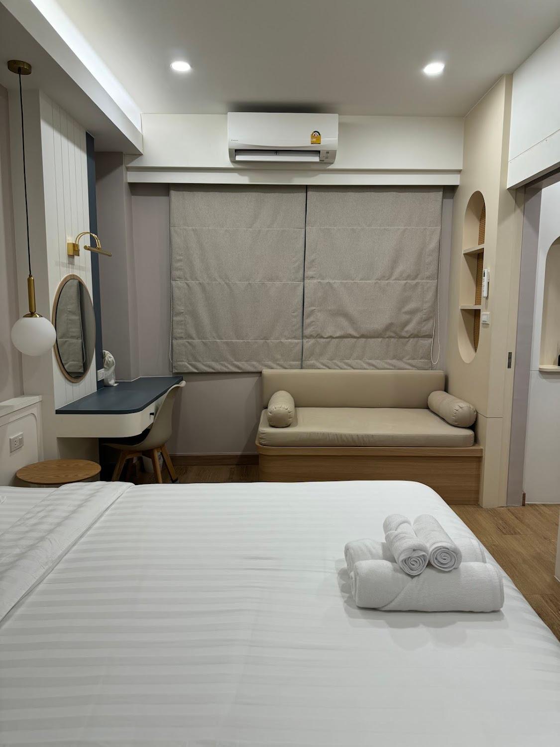 Cover Image for Moon House BKK