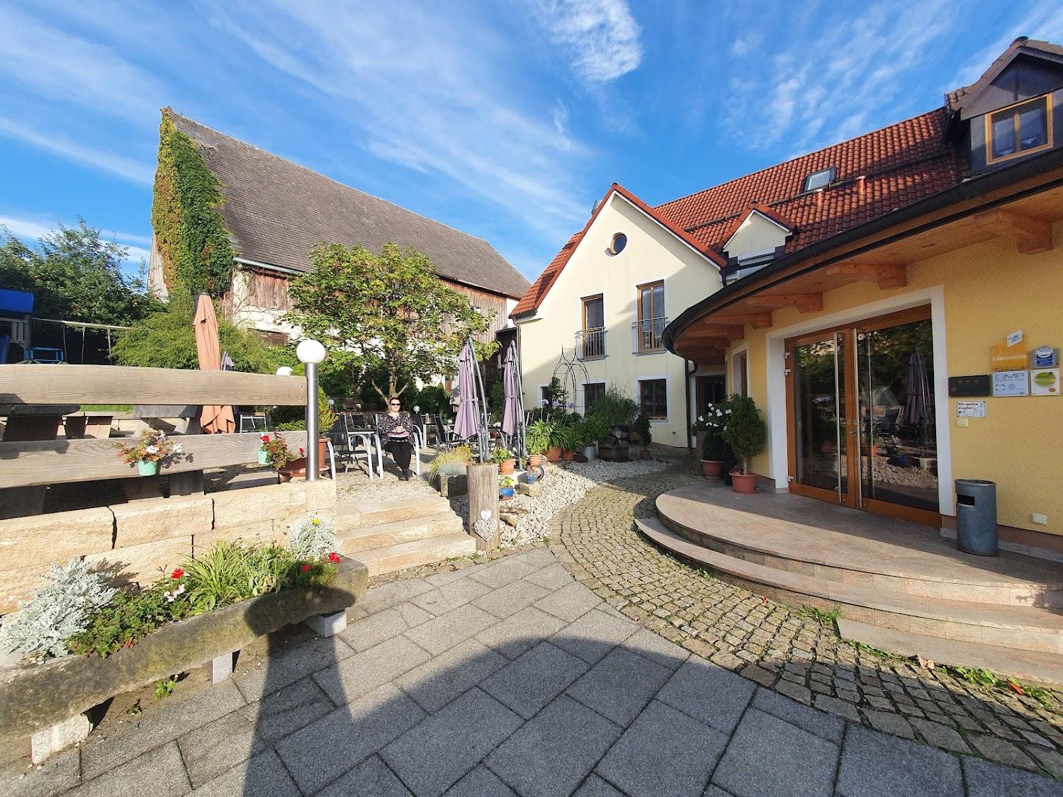 Cover Image for Landhotel Zum Goldenen Kreuz