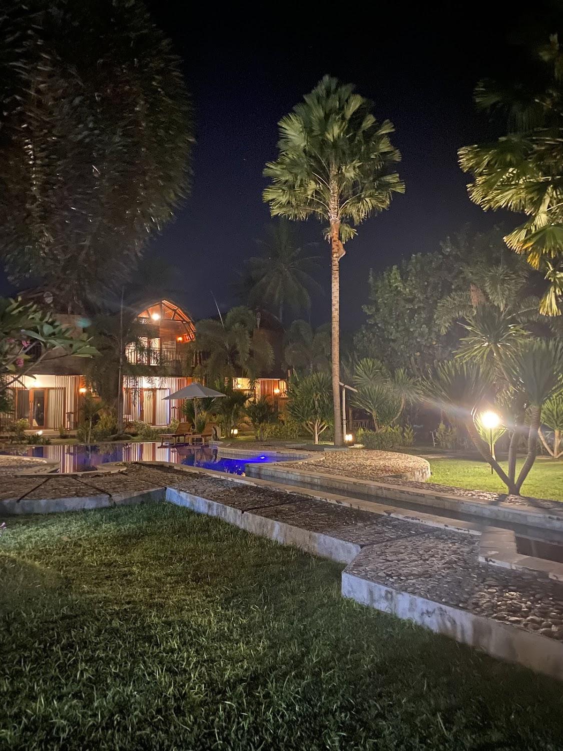 Cover Image for Aldi's Bungalow