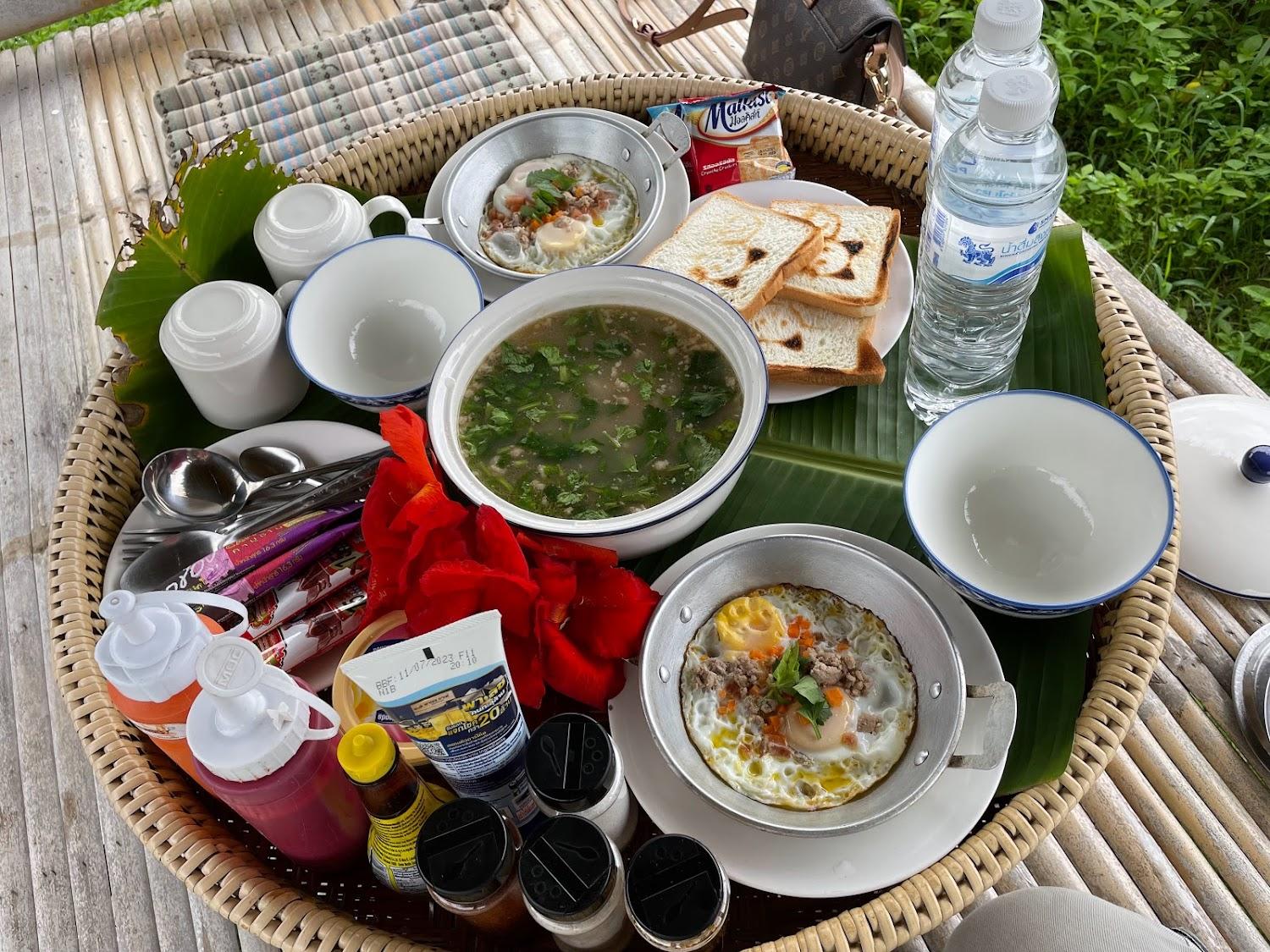 Cover Image for นาเหล่า เก๊าสลี โฮมสเตย์
