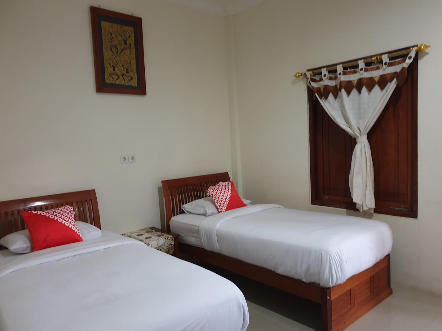 Cover Image for OYO 1300 Crecia Guest House
