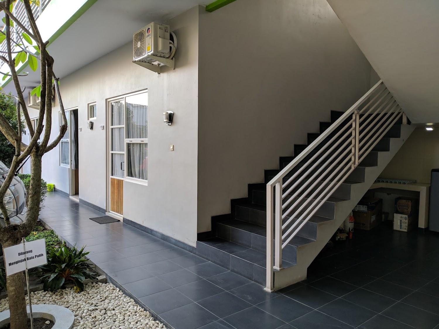 Cover Image for Signature Guest House