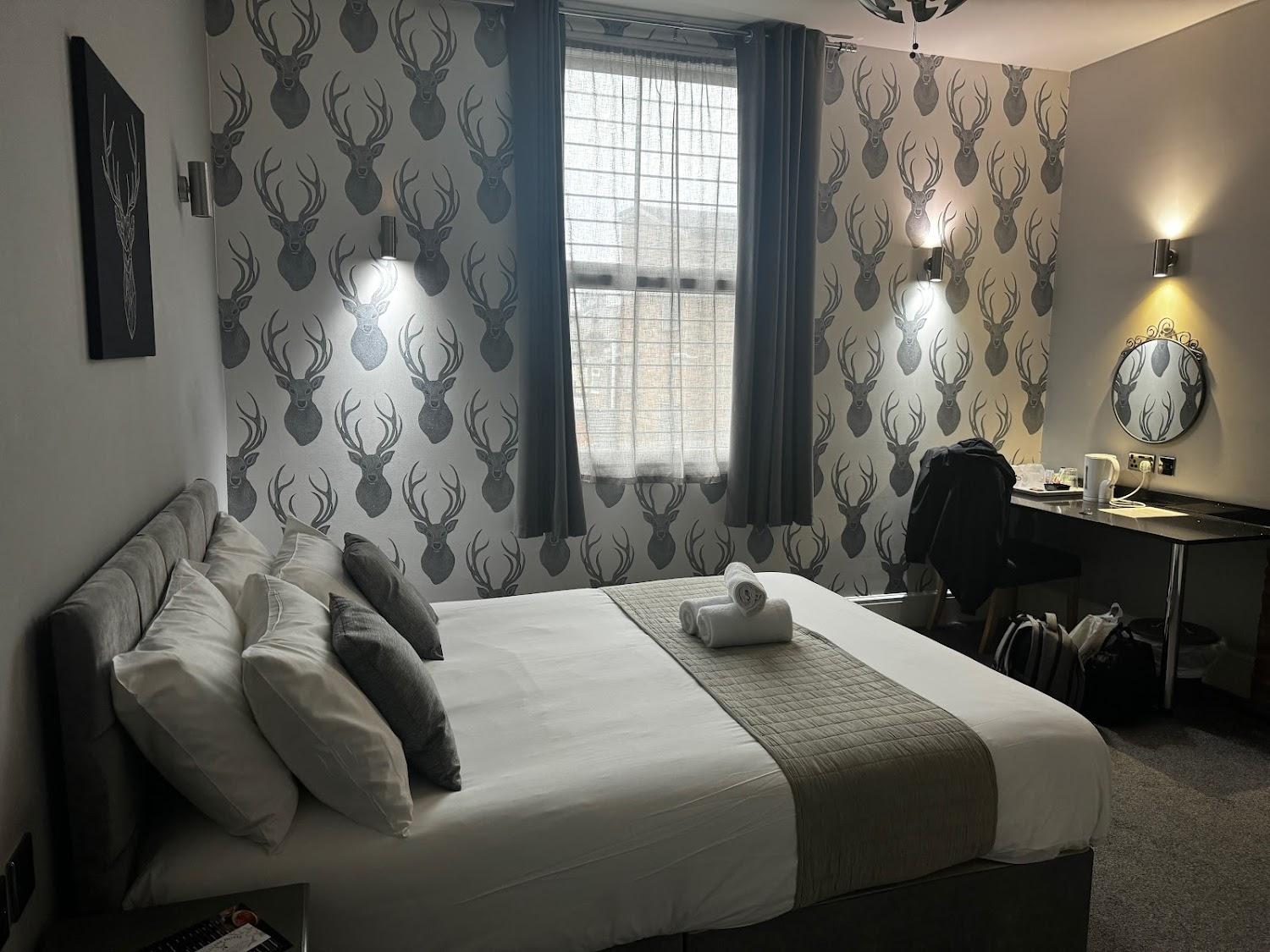 Cover Image for The Glebe Hotel