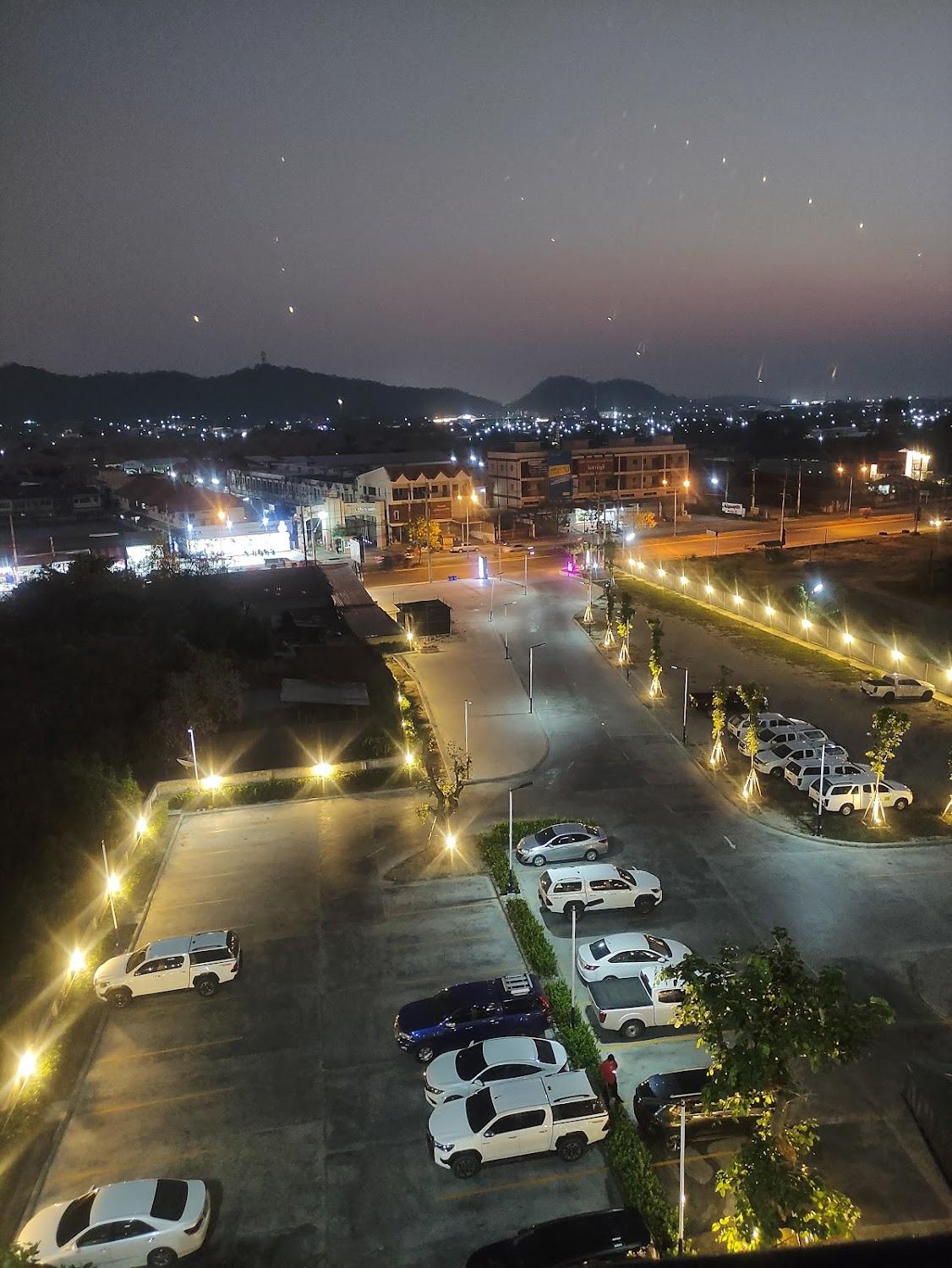 Cover Image for EZYINN NAKHONSAWAN