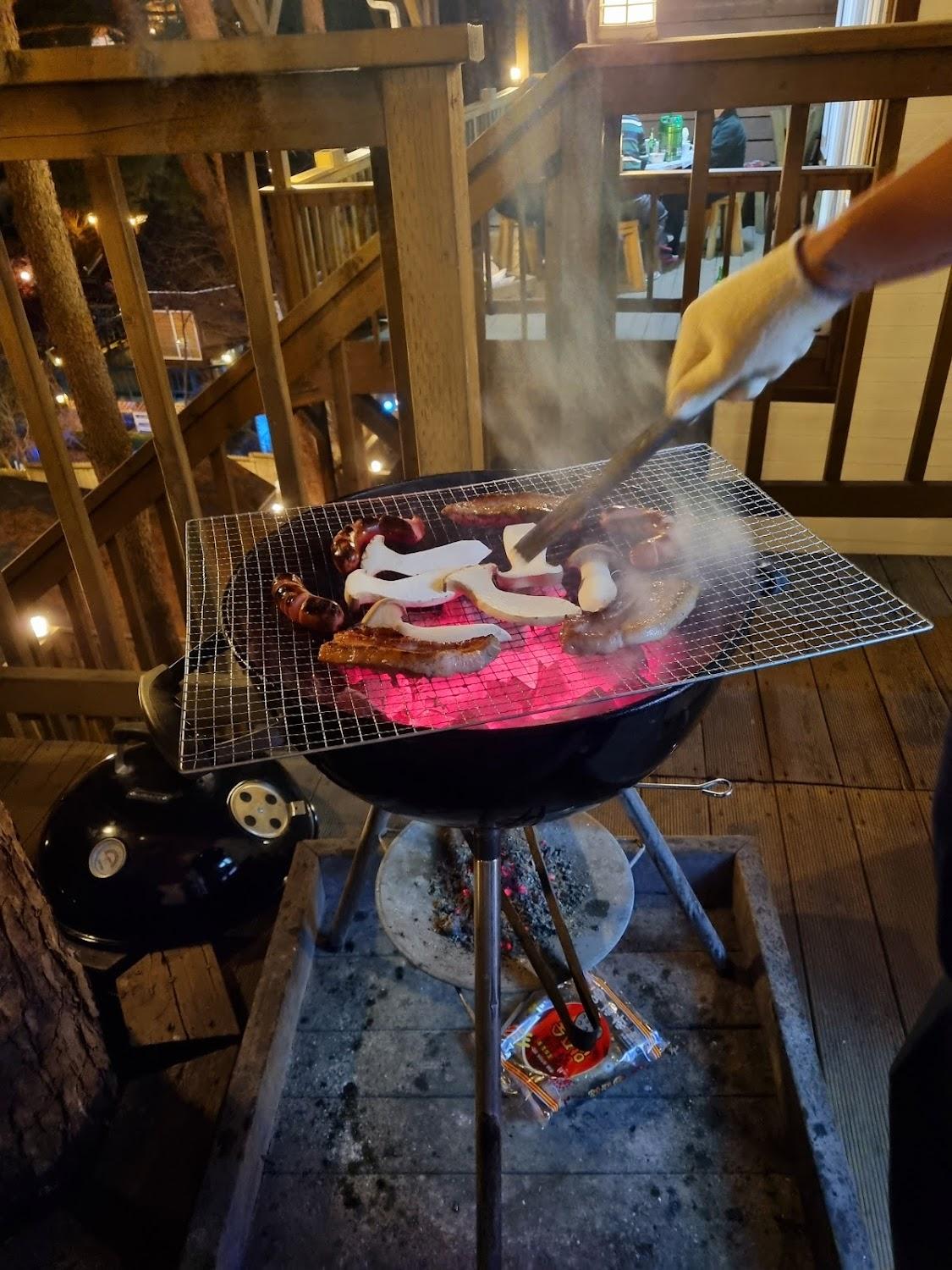 Cover Image for 숲속의 사랑별 펜션