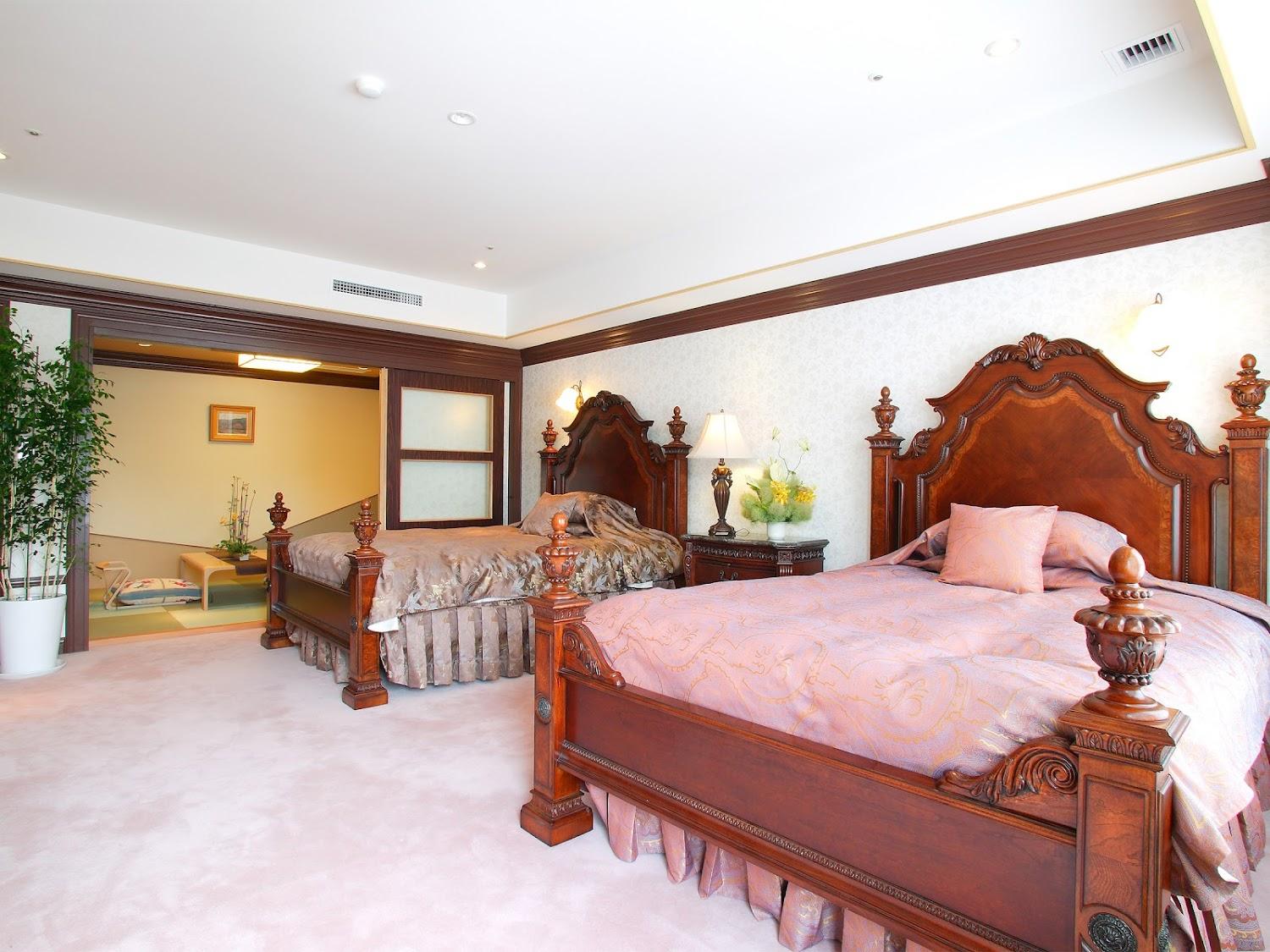 Cover Image for Tendo Hotel