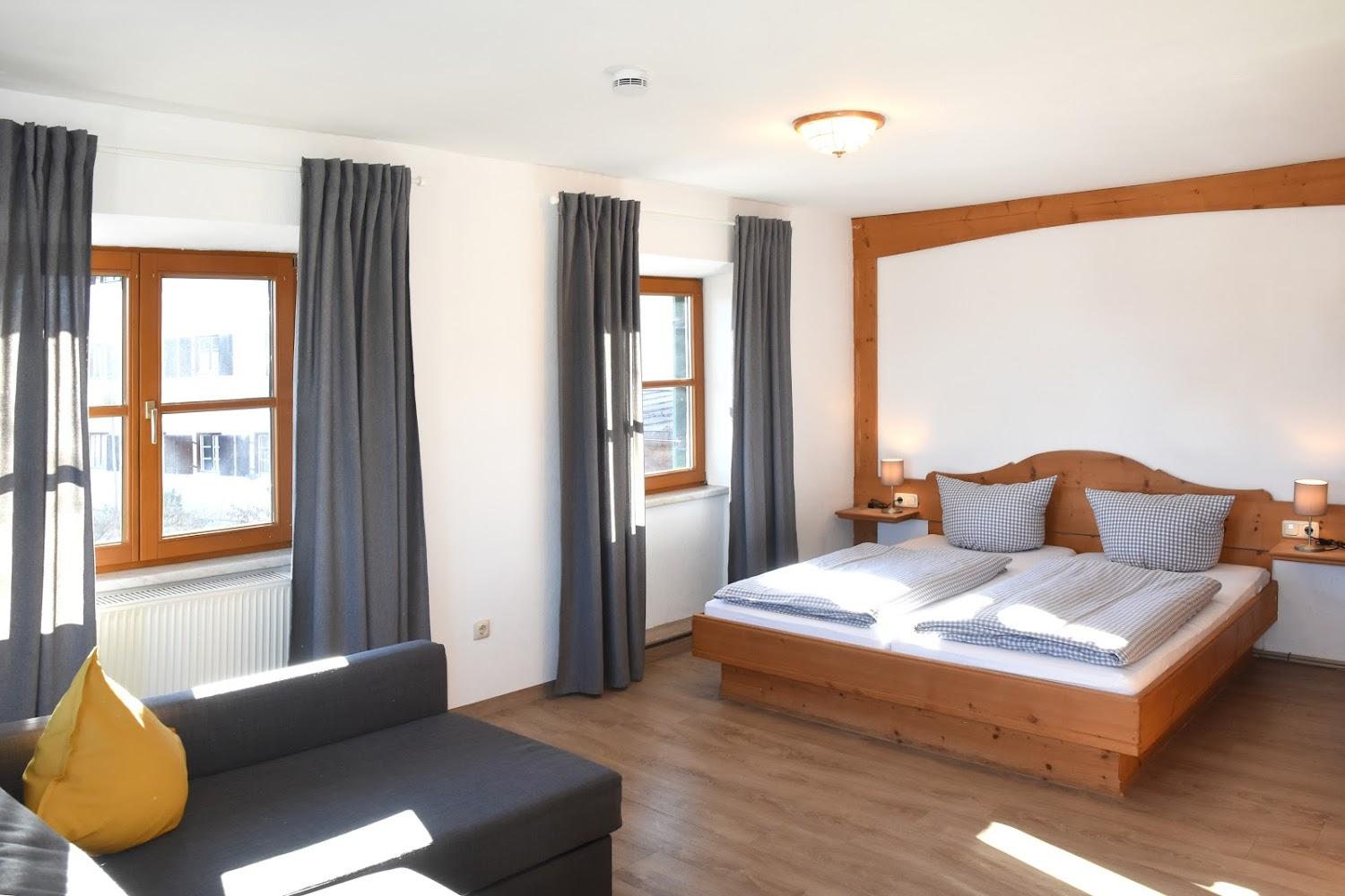 Cover Image for Alps Hostel