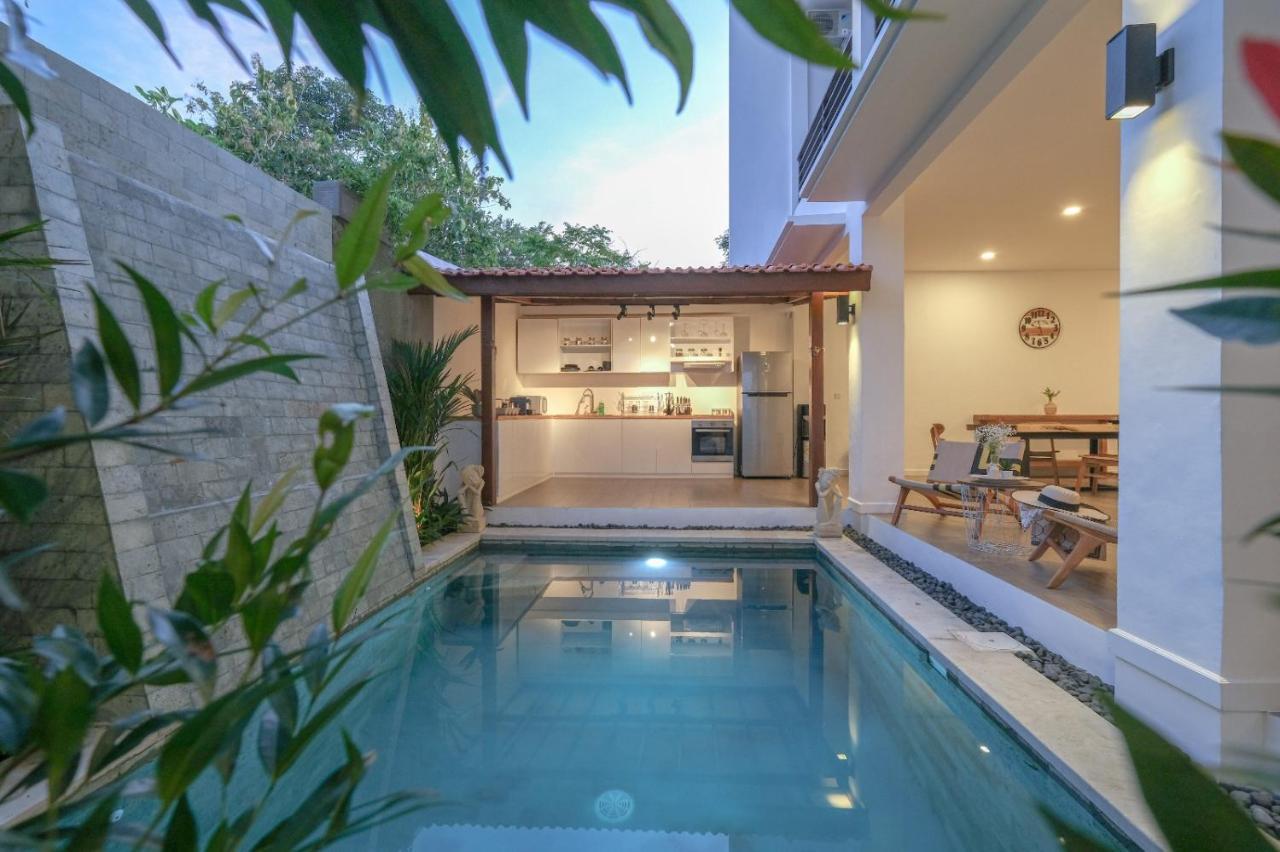 Cover Image for Crazy Villa Nusa Dua