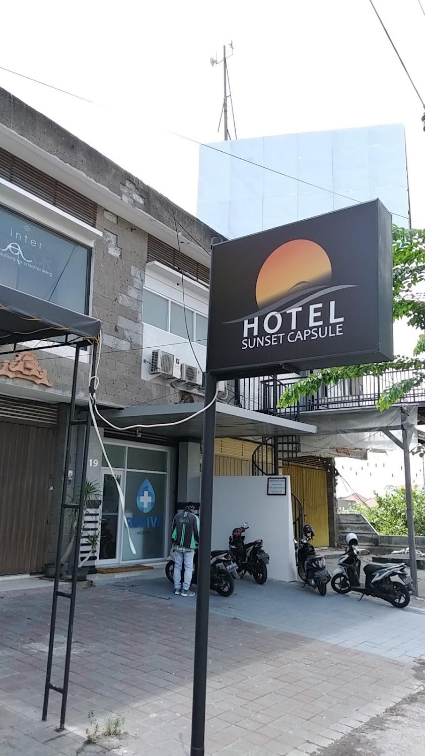 Cover Image for HOTEL Sunset Capsule
