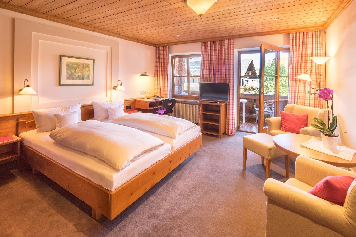 Cover Image for Helmer Holiday Hotel