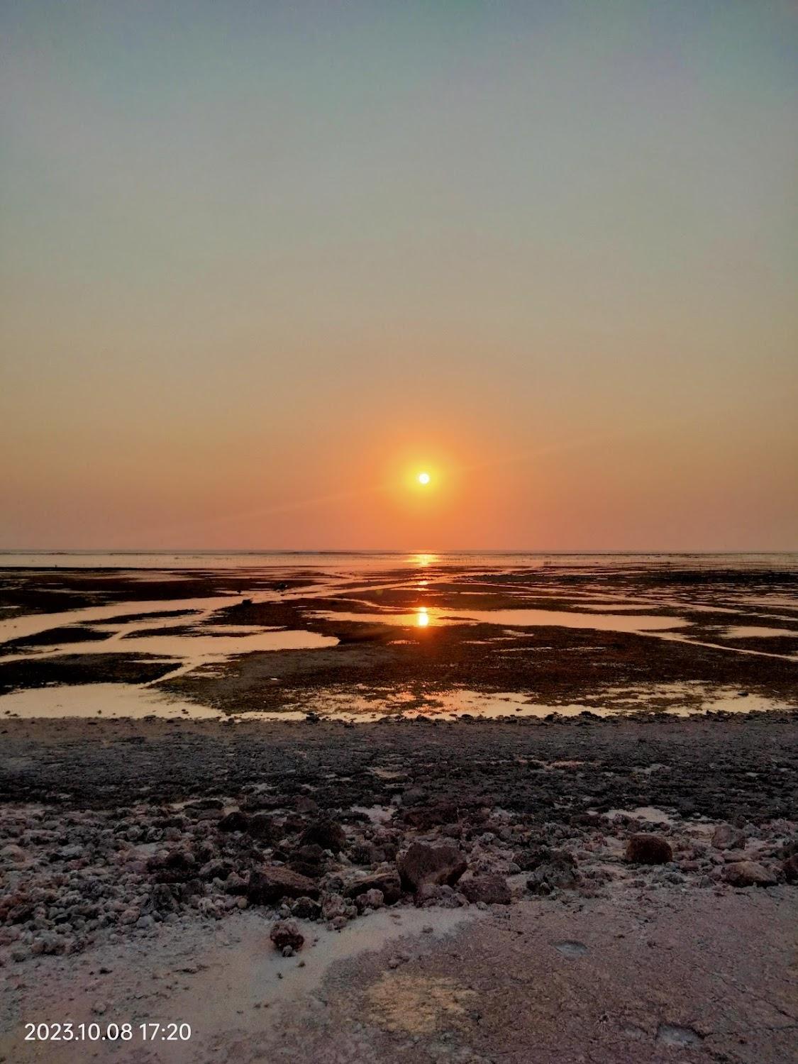 Cover Image for Sunset Bungalow