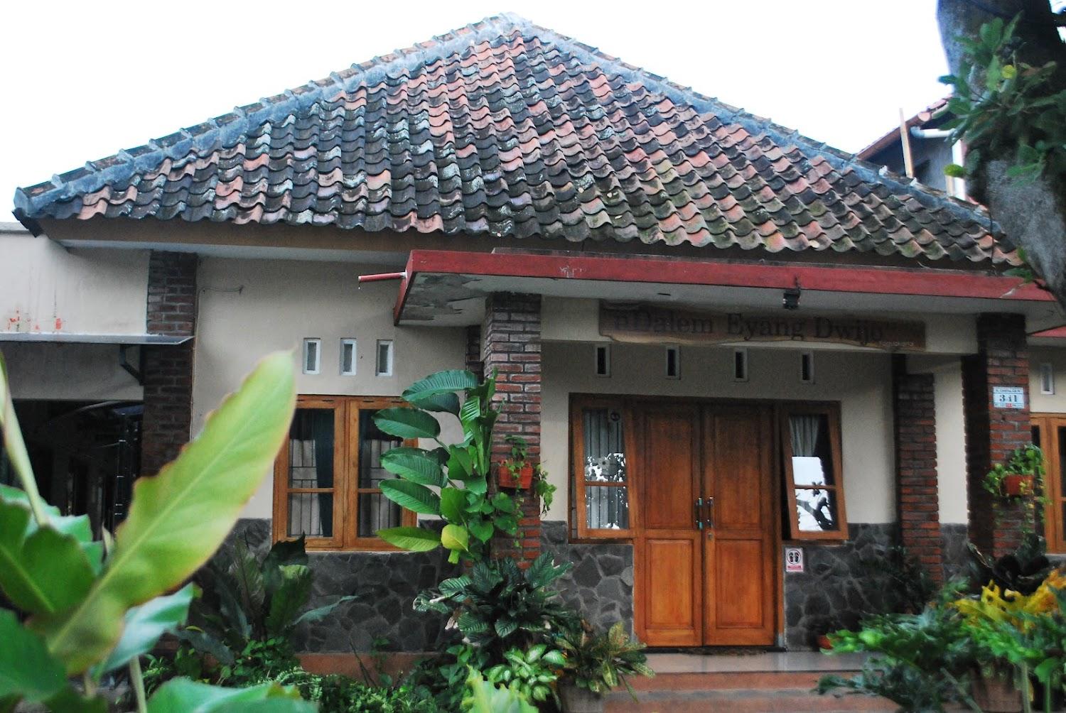 Cover Image for nDalem Eyang Dwijo