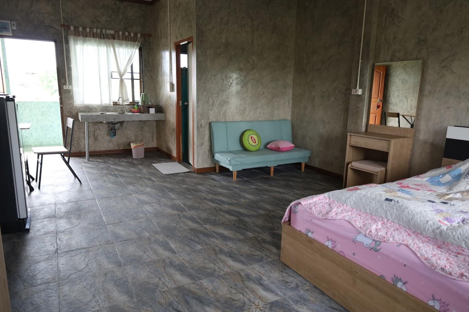 Cover Image for บ้านสวนชมดาว เหมืองแก้ว
