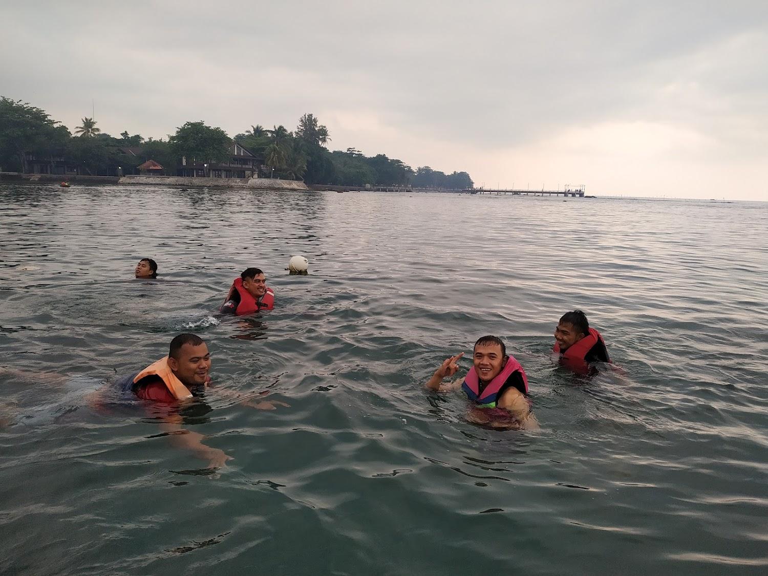 Cover Image for OYO 1395 Carita Asri Villas & Resort