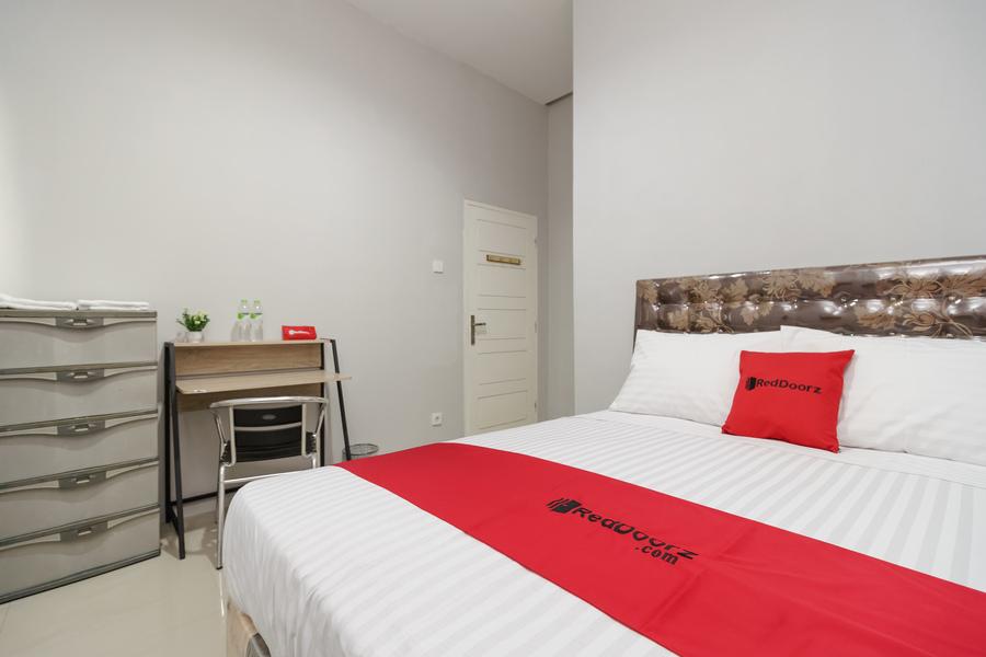 Cover Image for RedDoorz @ Jalan Demang Lebar Raya Palembang
