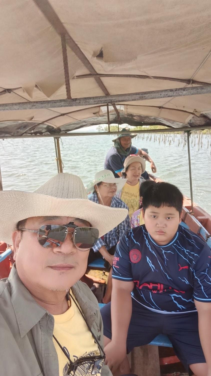 Cover Image for แสงทอง รีสอร์ท (ST Resort)